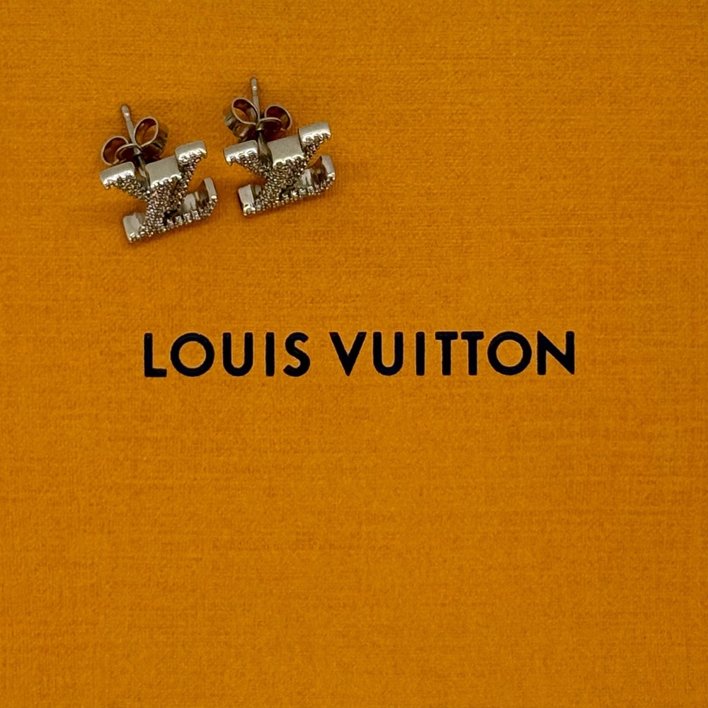 AUTHENTIC LV ICONIC CRYSTAL LOGO EARRINGS - SILVER - Picture 8 of 12